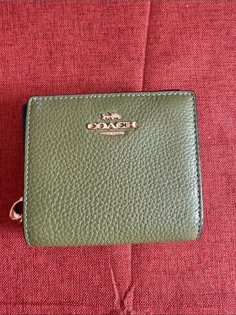 Coach Olive Pebbled Leather Compact Wallet with Gold Logo - Picture 2 of 8